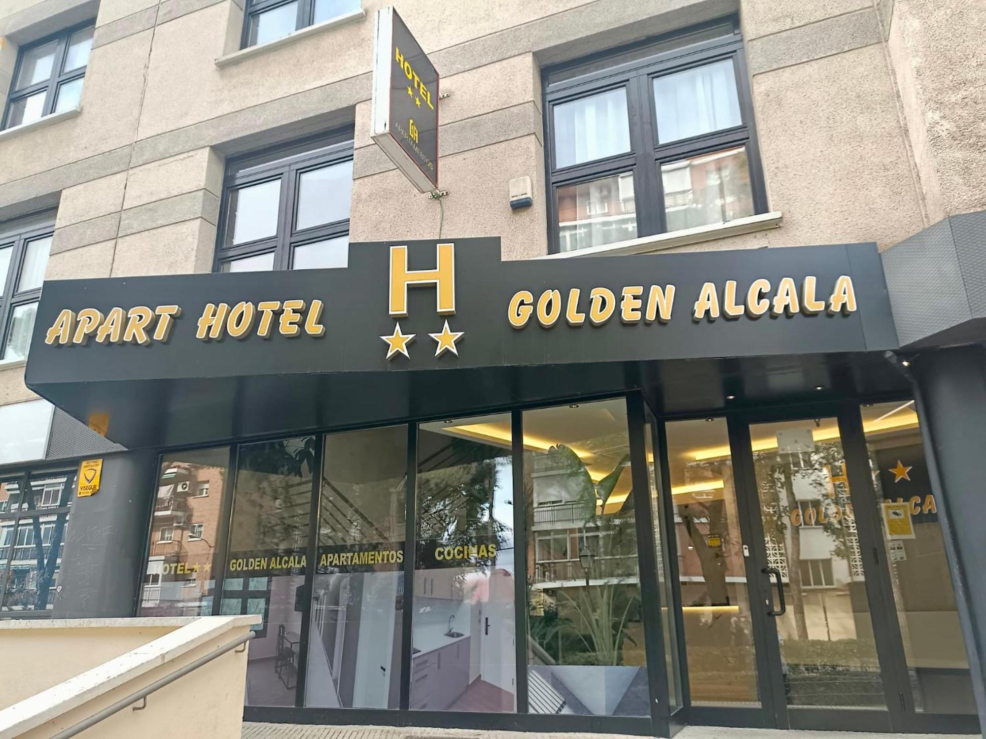 Apartahotel Golden Alcala อัลกาลาเดเอนาเรส ภายนอก รูปภาพ